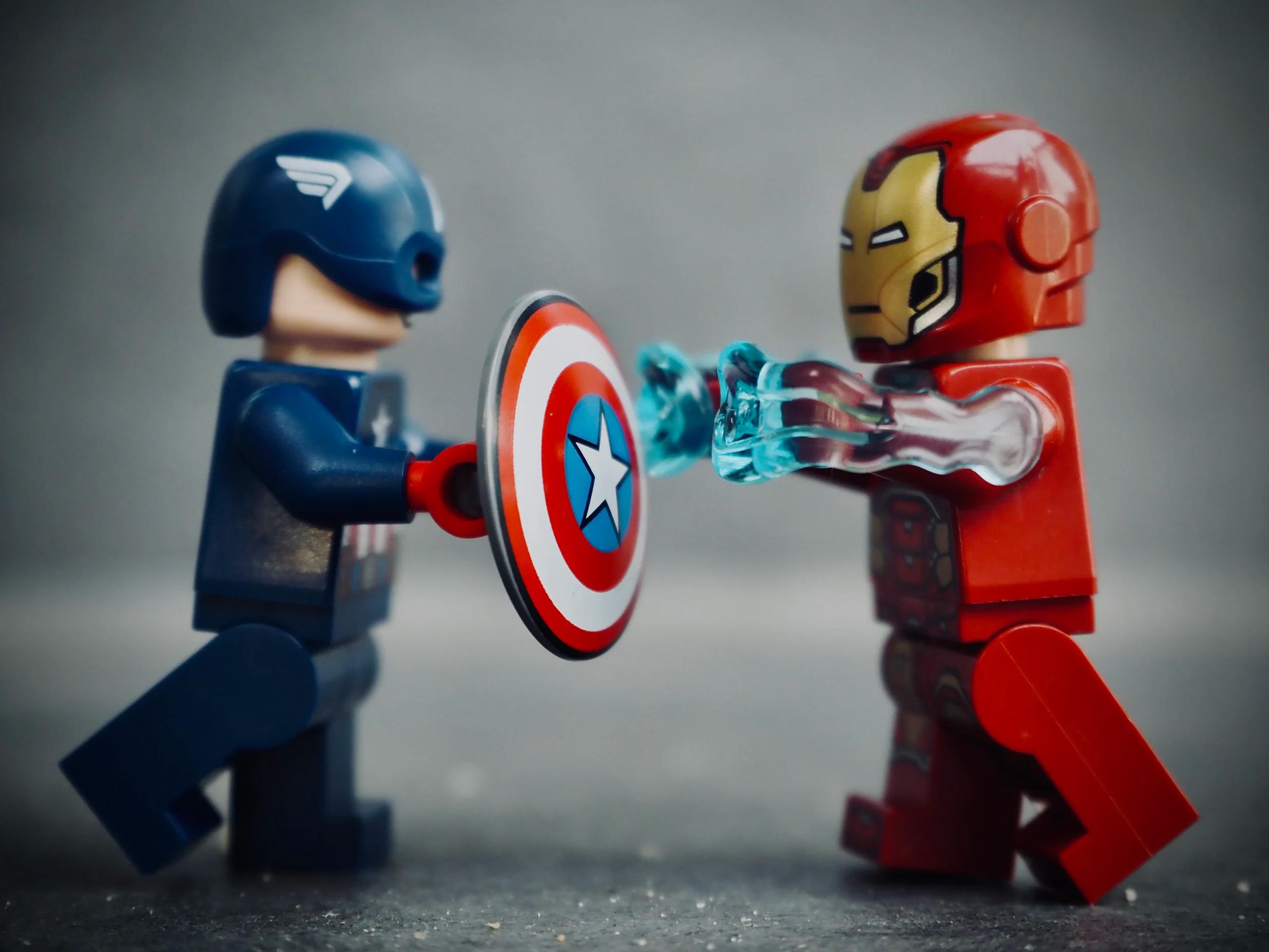 Captain America vs Iron Man action figure